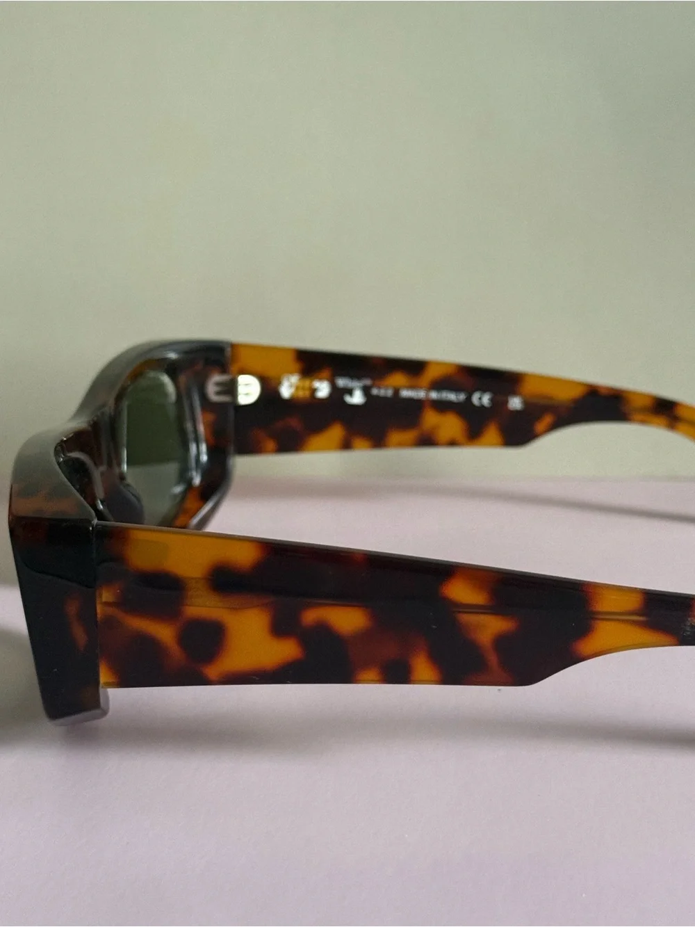 Off-White Rectangular Tortoiseshell Sunglasses with Green Lenses